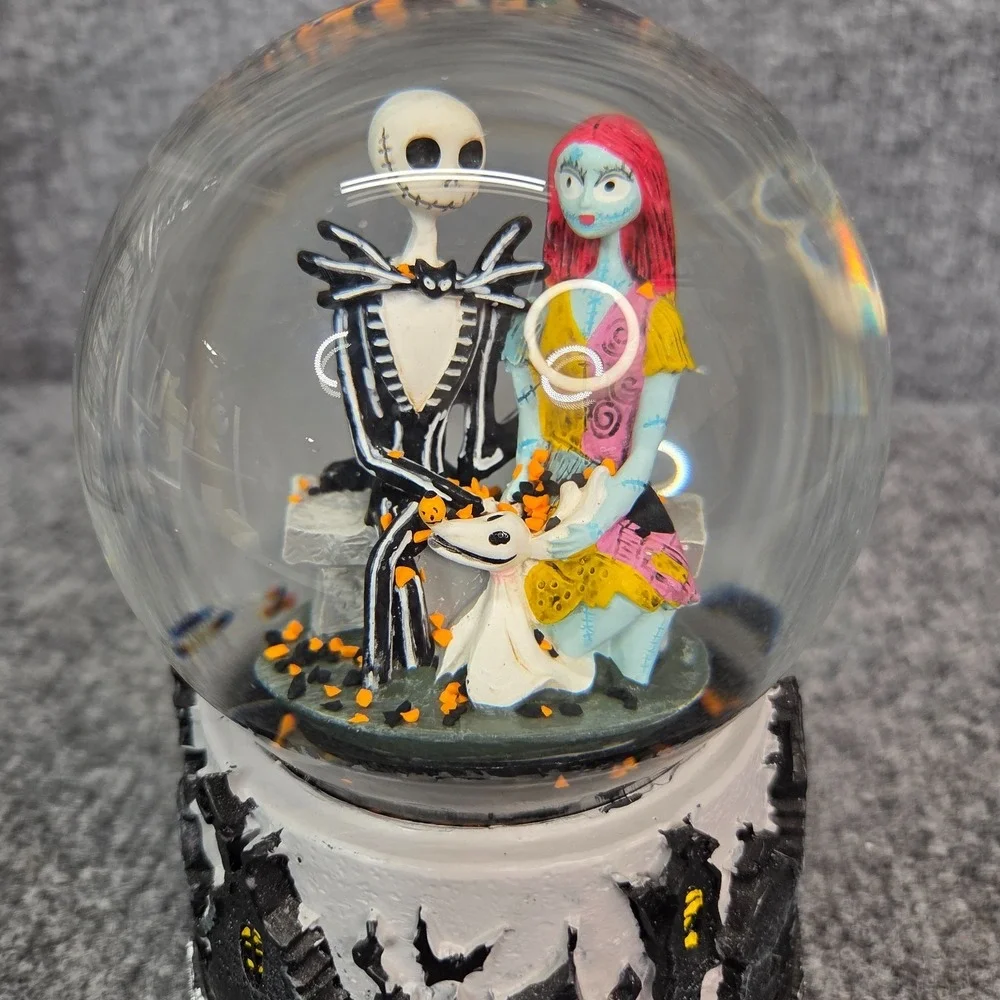 Nightmare Before Christmas THIS IS HALLOWEEN Musical Snow Globe‎ 1993 Tim Burton